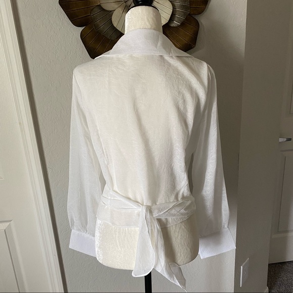 Adora Collared Long Sleeve Wrap Top NIP - Picture 4 of 10